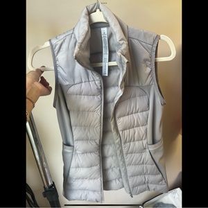 lululemon vest is like new and only been worn once in a great condition